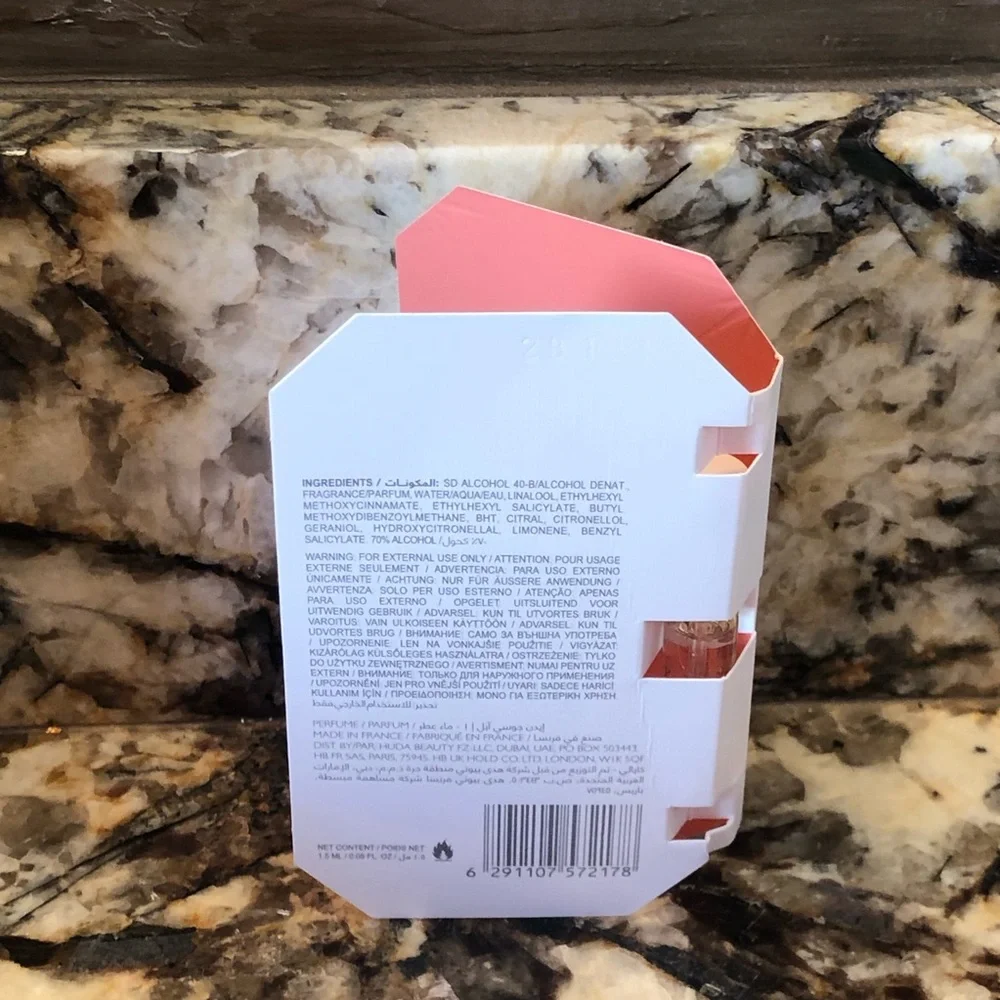 Kayali Eden Juicy Apple |01 Sample Vial Spray Card